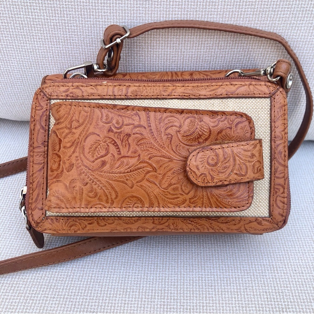 Western Style Crossbody bag organizer 7.5" x 5" detachable strap silver tone - Picture 3 of 8